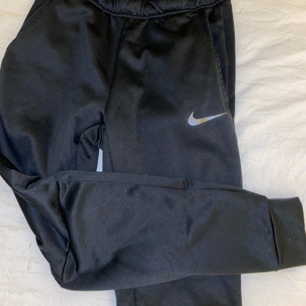 Nike Joggers - Picture 5 of 5